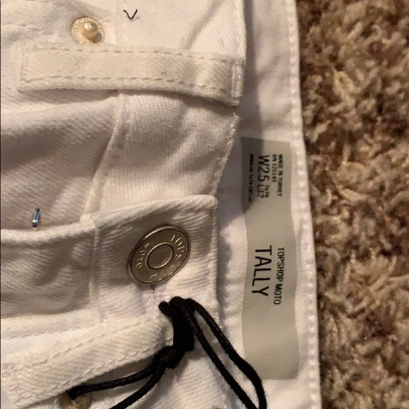 Hello - Picture 4 of 4